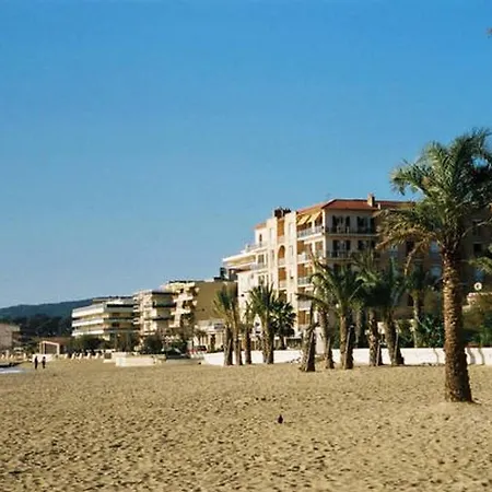 4 Pers, Bord De Mer, Clim, Parking, Wifi - Fr-1-803-60 Le Lavandou